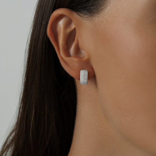 Серебряные серьги 925 пробы с фианитом
